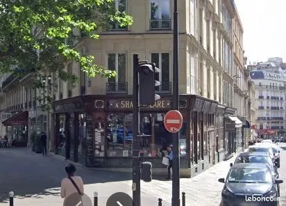 Local commercial 121 m²
