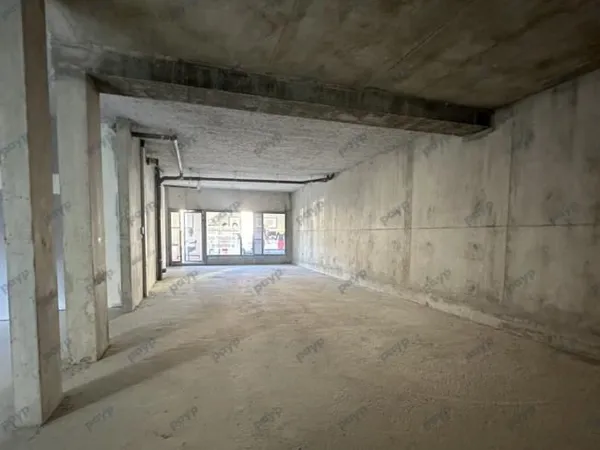 Commerce 150 m² 