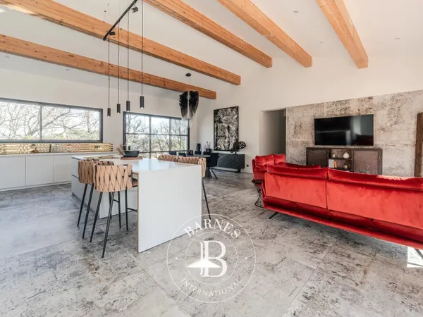 AIX EN PROVENCE NORD - MAISON CONTEMPORAINE DE PLAIN-PIED - PISCINABLE - CALME 