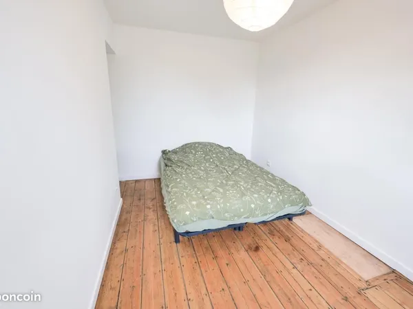 Chambre 5 pièces 10 m² 