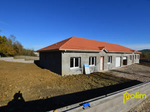 Rare !!! Maison neuve de plain pied proche accès centre PAM. 