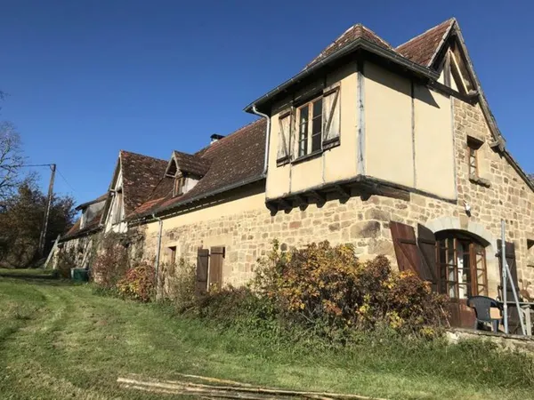 Maison en pierre de 7 pièces principales 
