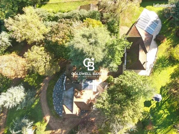 Maison 10 pièces 200 m² 