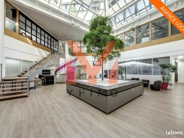 Bureaux 3 900 m² 