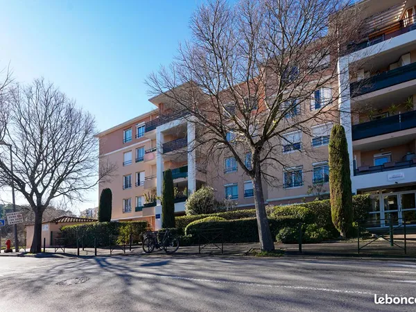 Appartement 4 pièces 77 m² 