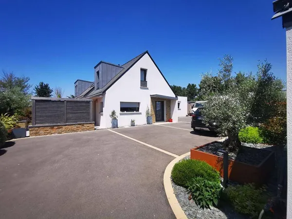 Villa 5 pièces 220 m² 