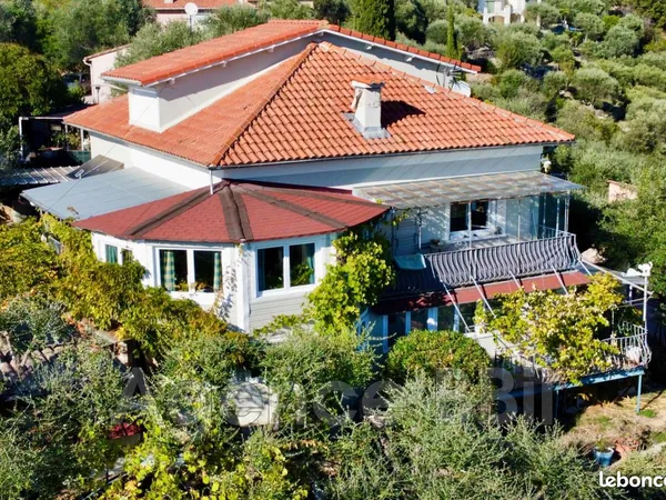 Villa 7 pièces 175 m² 