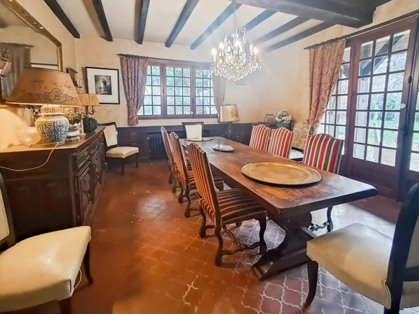 Maison 11 pièces 500 m² 