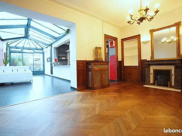 Maison 8 pièces 215 m² 