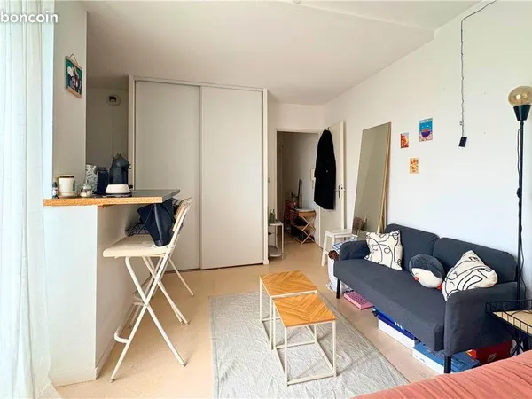 Studio 1 pièce 24 m² 