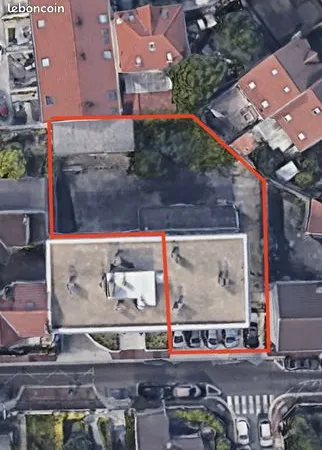Local commercial 300 m² 