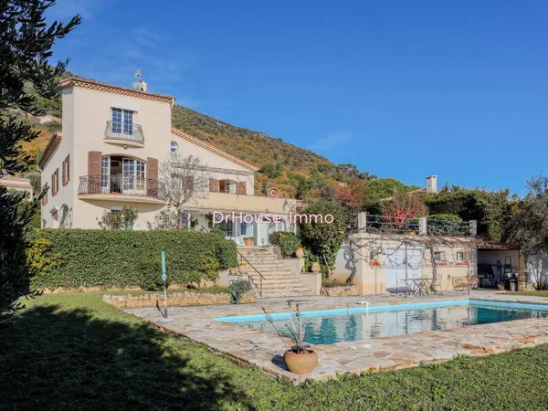 Maison 10 pièces 300 m² 