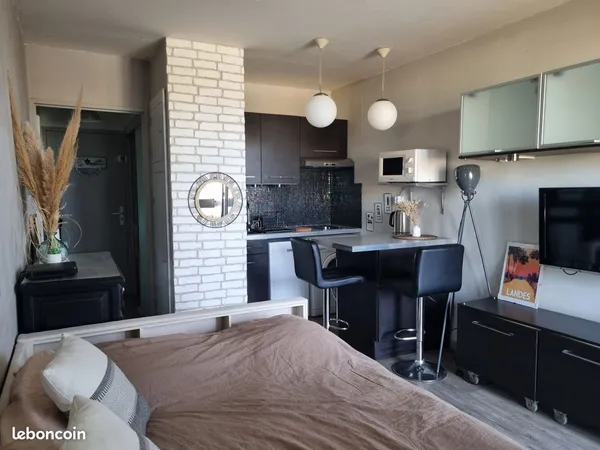 Studio 1 pièce 19 m² 