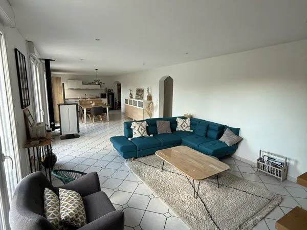 • Maison 200 m² - 4 chambres - terrain clos 900 m² 