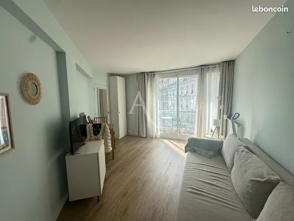 Studio 1 pièce 21 m² 