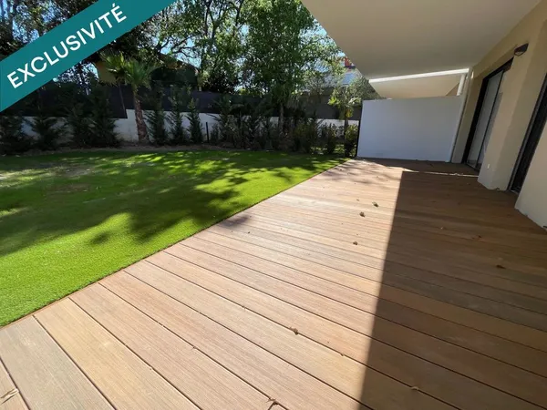 Saint Raphaël dans petite résidence, bureau de 69 m² 