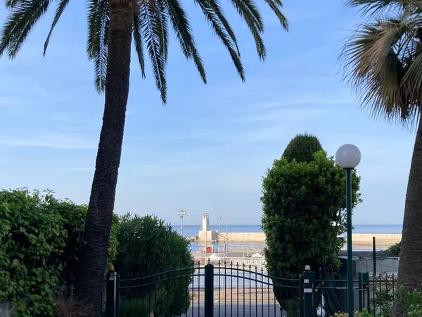 Nice, quartier Port/Pilatte, loue studio meublé, bail mobilité 