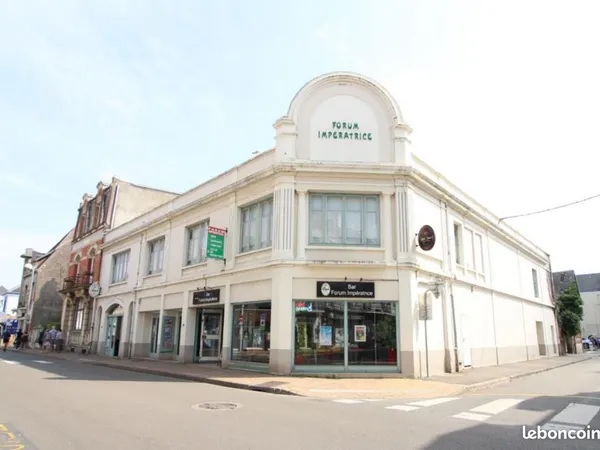 Local commercial 909 m² 