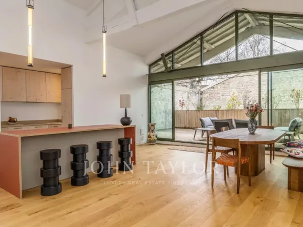 CHARTRONS - LOFT & TERRASSE - JOHN TAYLOR 