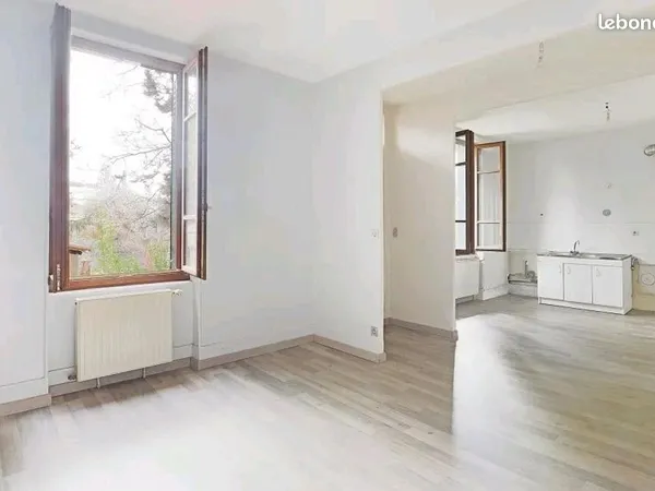 Appartement T3 71m2 Rez de jardin de 180m2 