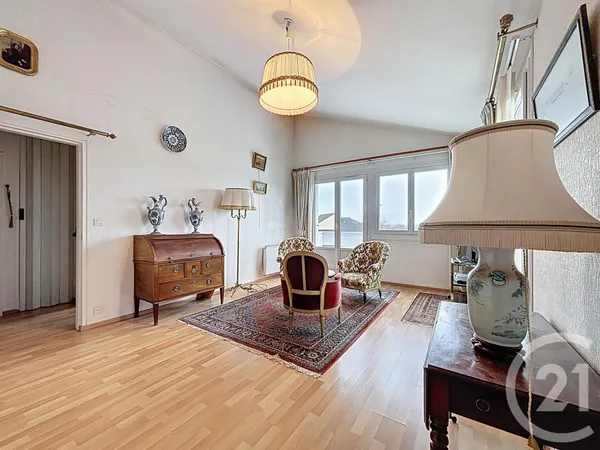 Appartement 5 pièces 104 m² 