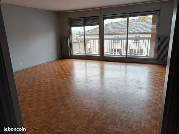 A louer bel appartement T4 de 98 m2 traversant 