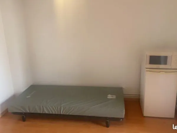 Chambre disponible de suite 