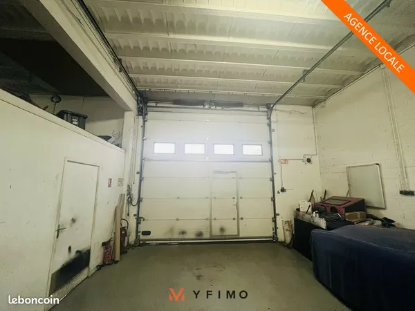 Local d'activité 463 m² 