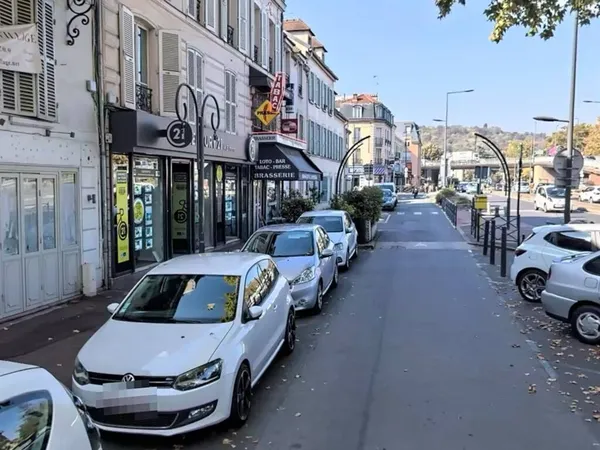 Boutique 2 pièces 100 m² 