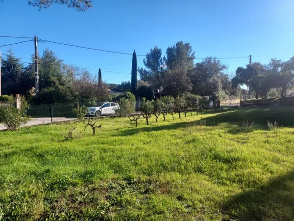 Terrain 457 m² 