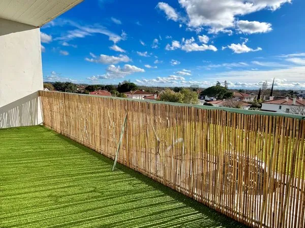 A VENDRE - Appartement T3 à Tournefeuille entièrement rénové avec vue dégagée 