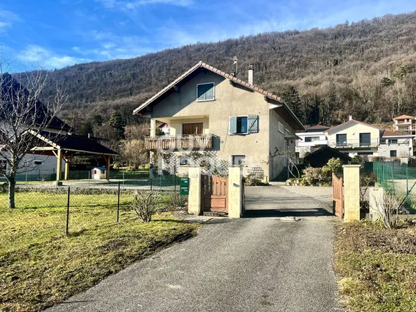 Maison 9 pièces 274 m² 