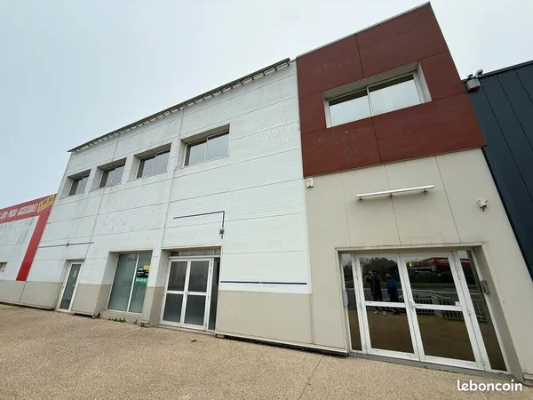 Bureaux 523 m² 