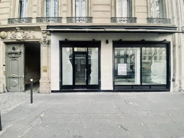 Boutique 2 pièces 139 m² 