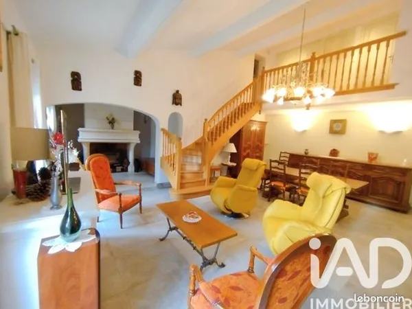 Maison 7 pièces 205 m² 