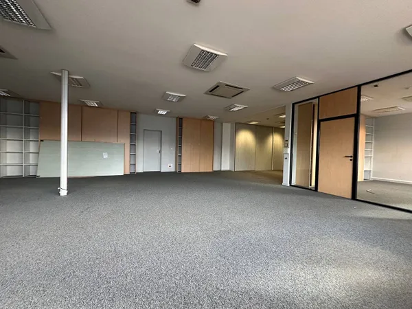 Bureaux 279 m² 