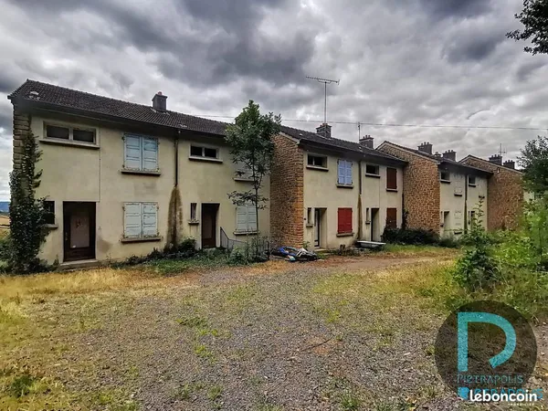 Propriété 3 pièces 461 m² 
