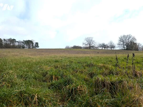 Terrain 844 m² 
