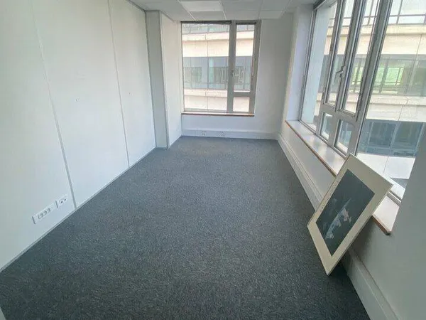 Bureaux 2 pièces 135 m² 