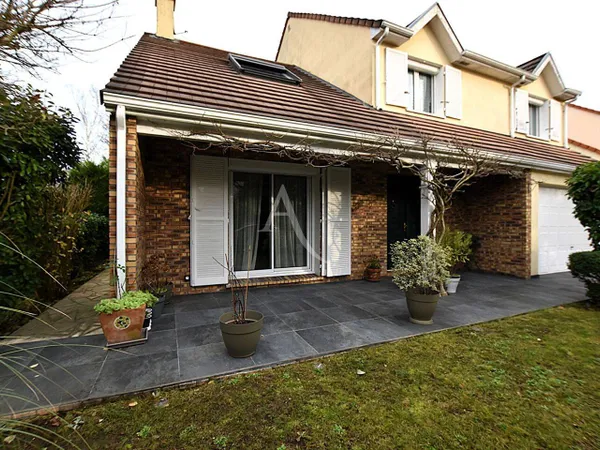 Maison de plain-pied 6 pièces 160 m² 