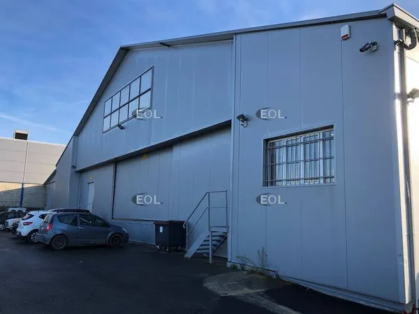 Local d'activité 344 m² 