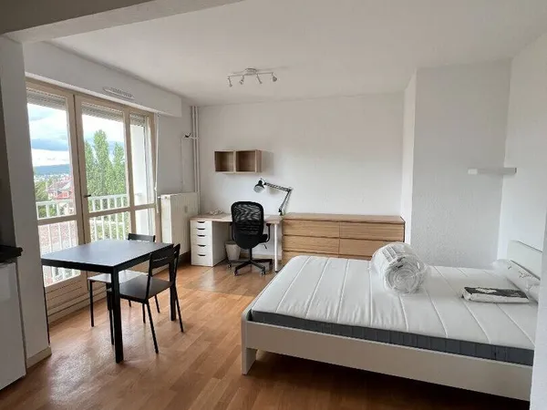 Studio 1 pièce 24 m² 