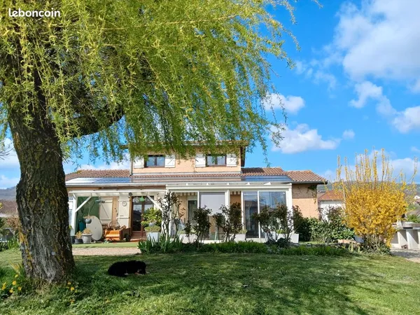 Maison - 123 m2 - 6 pièces 