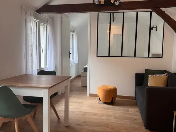 🌟 T2 de Standing - 26,32 m² - Rénovation Totale & Meublé - Île de Meulan 