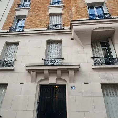 Studio 1 pièce 25 m² 