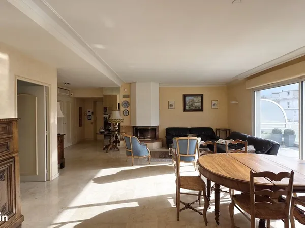 Duplex 6 pièces 200 m² 