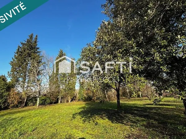Terrain de 2561 m2 