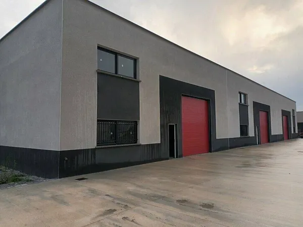 Local d'activité 444 m² 