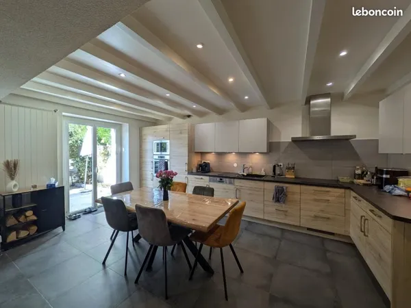 Duplex 5 pièces 140 m² 