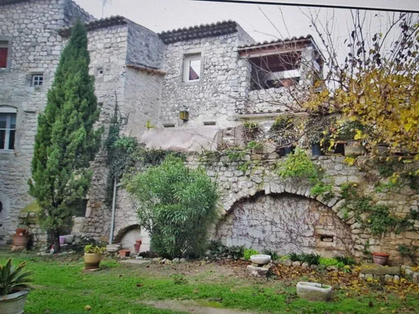 Maison 7 pièces 300 m² 